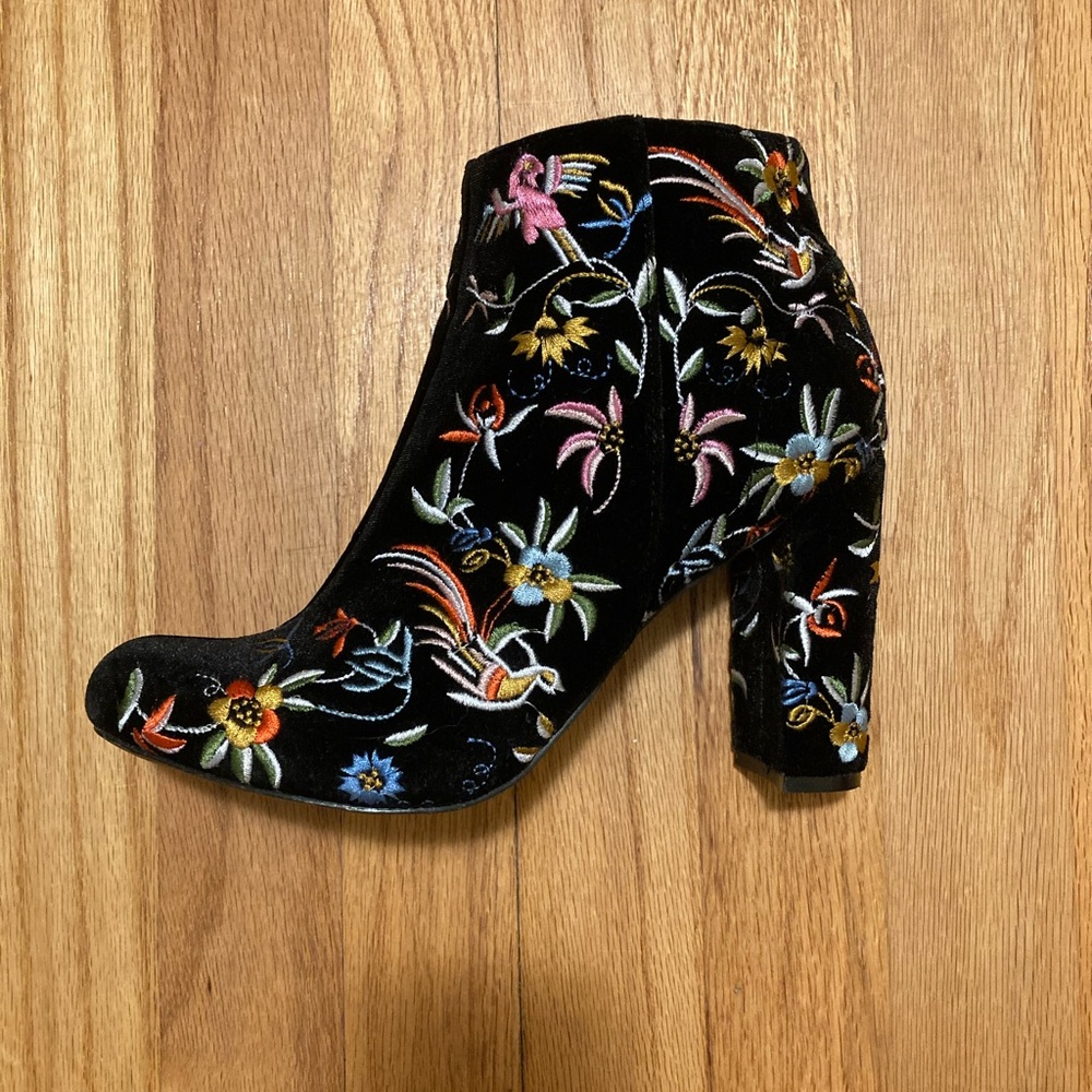 LILIANA | Velour Embroidered Booties